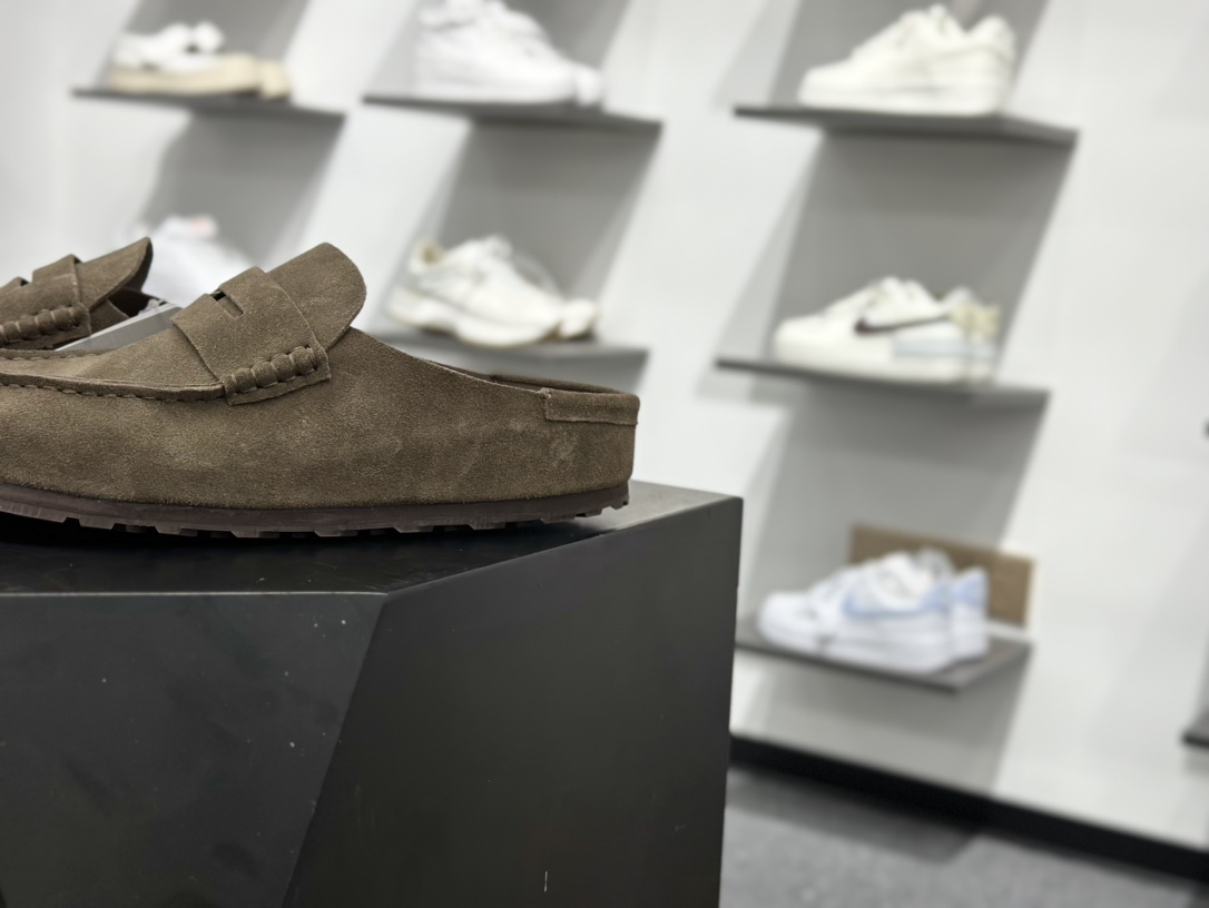 240 勃肯 Birkenstock 优雅老钱风 乐福拖-Chinese UA Cheap High Quatity Brand Clothes Bags handbags Sneakers wholesale wholesaler seller from China Factory suppliers Fashion Clothing Shoes best Quality Beautiful Price 240 勃肯 Birkenstock 优雅老钱风 乐福拖