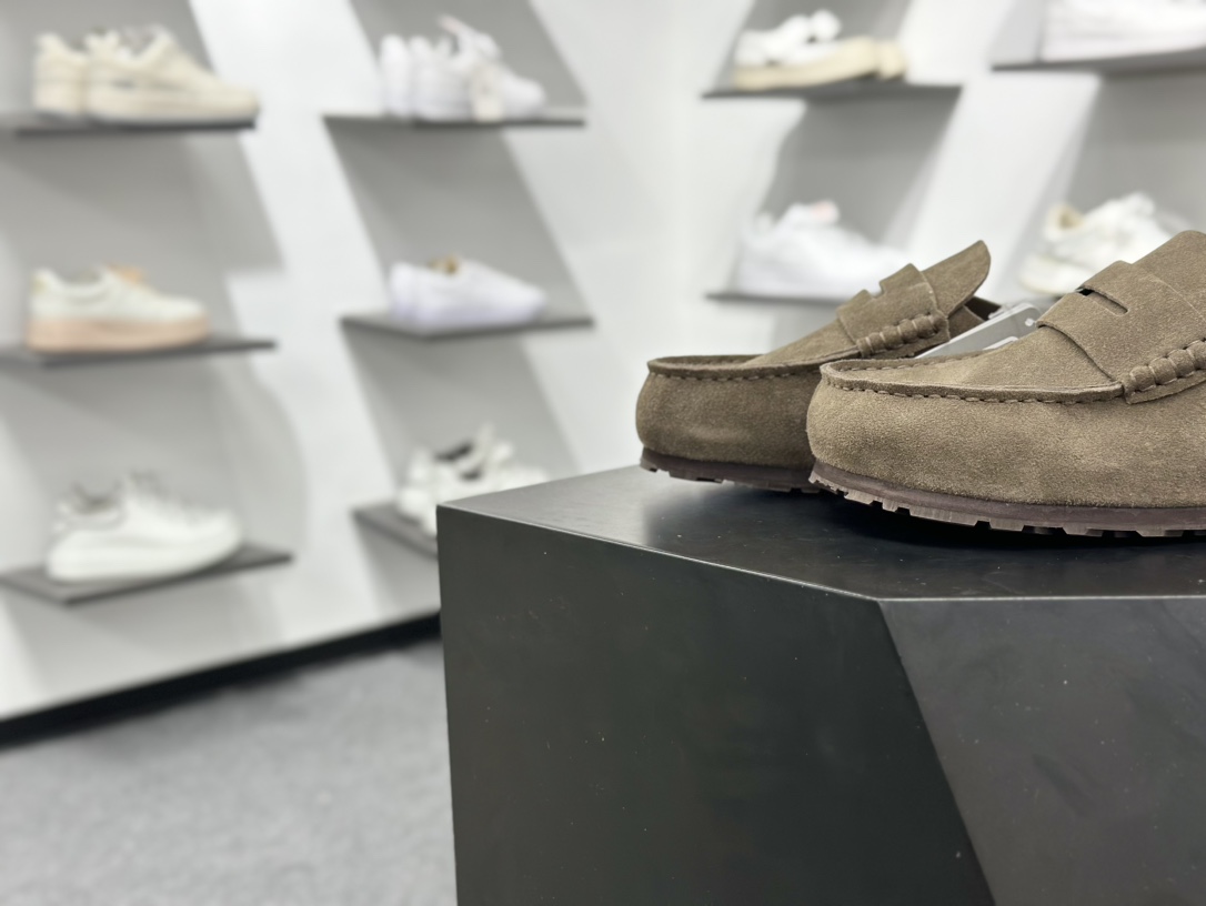 240 勃肯 Birkenstock 优雅老钱风 乐福拖-Chinese UA Cheap High Quatity Brand Clothes Bags handbags Sneakers wholesale wholesaler seller from China Factory suppliers Fashion Clothing Shoes best Quality Beautiful Price 240 勃肯 Birkenstock 优雅老钱风 乐福拖