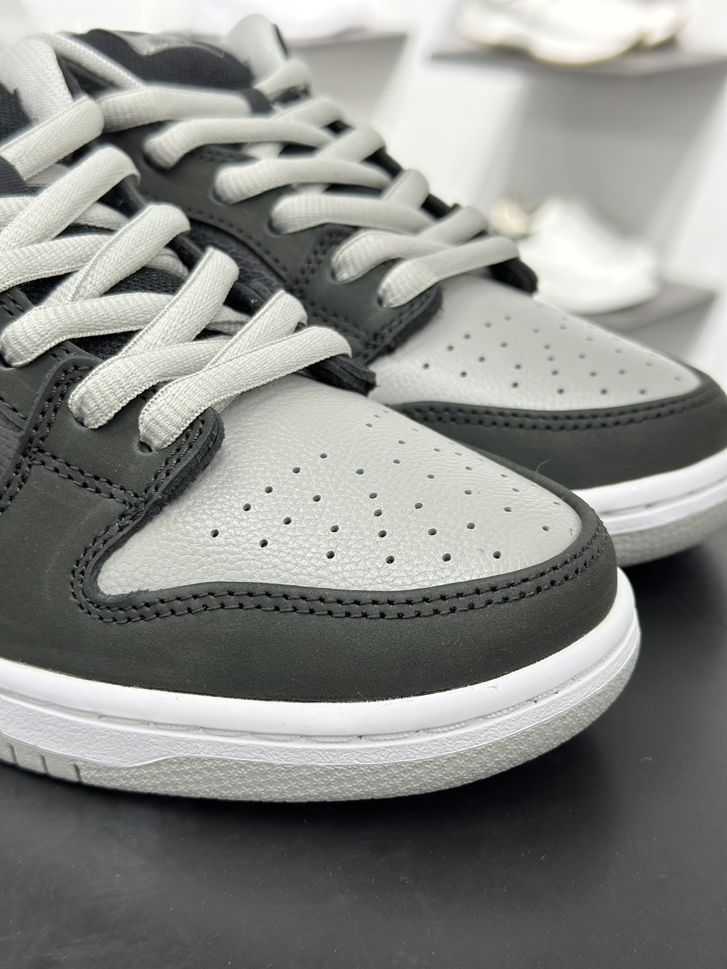 320 纯原 NK SB Dunk Low ” J-Pack ” 影子灰 低帮运动休闲板鞋 BQ6817-007-Chinese UA Cheap High Quatity Brand Clothes Bags handbags Sneakers wholesale wholesaler seller from China Factory suppliers Fashion Clothing Shoes best Quality Beautiful Price 320 纯原 NK SB Dunk Low ” J-Pack ” 影子灰 低帮运动休闲板鞋 BQ6817-007