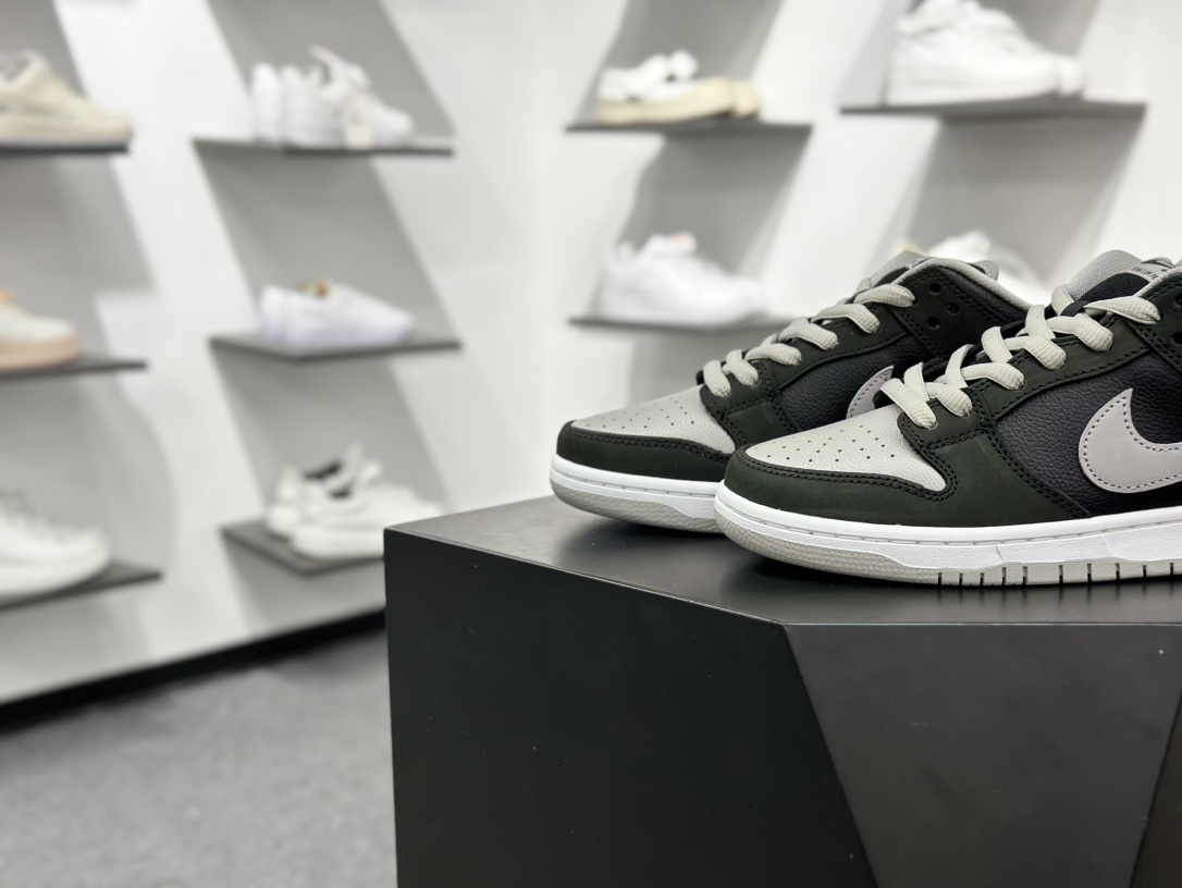 320 纯原 NK SB Dunk Low ” J-Pack ” 影子灰 低帮运动休闲板鞋 BQ6817-007-Chinese UA Cheap High Quatity Brand Clothes Bags handbags Sneakers wholesale wholesaler seller from China Factory suppliers Fashion Clothing Shoes best Quality Beautiful Price 320 纯原 NK SB Dunk Low ” J-Pack ” 影子灰 低帮运动休闲板鞋 BQ6817-007