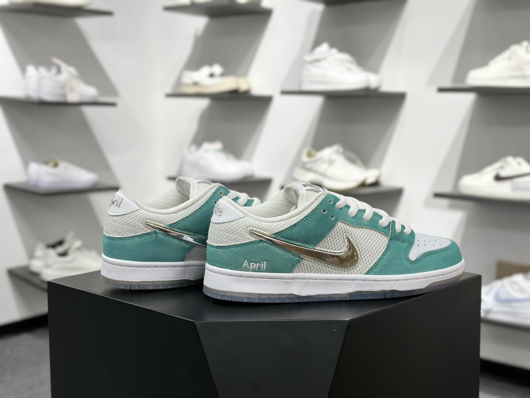 360 纯原 April Skateboards x NK SB Dunk Low 小蒂芙尼绿 联名款低帮休闲板鞋 FD2562-400