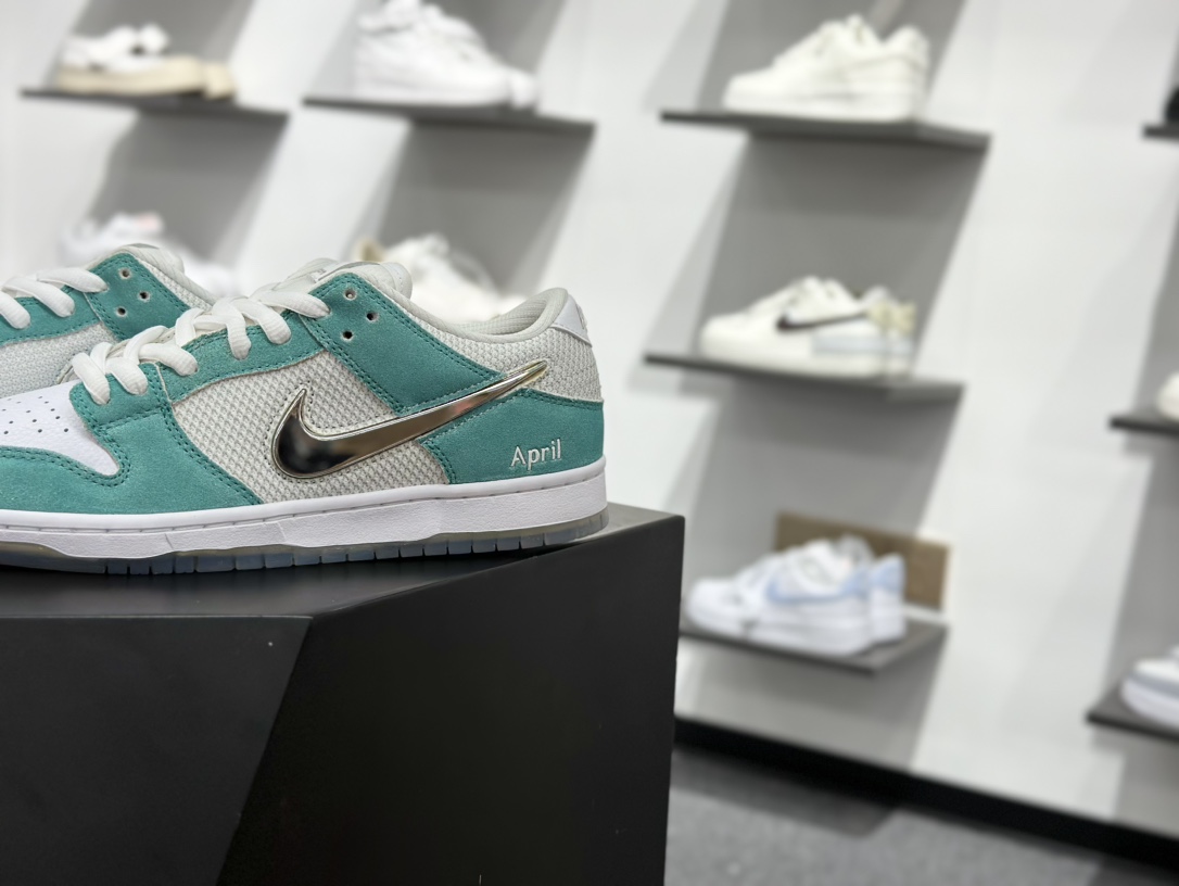 360 纯原 April Skateboards x NK SB Dunk Low 小蒂芙尼绿 联名款低帮休闲板鞋 FD2562-400