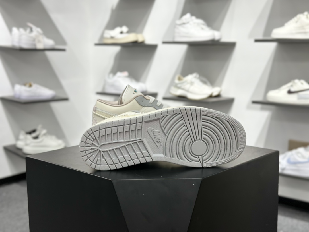 220 Air Jordan 1 Low 米灰亮片钩 IH7323-100-Chinese UA Cheap High Quatity Brand Clothes Bags handbags Sneakers wholesale wholesaler seller from China Factory suppliers Fashion Clothing Shoes best Quality Beautiful Price 220 Air Jordan 1 Low 米灰亮片钩 IH7323-100