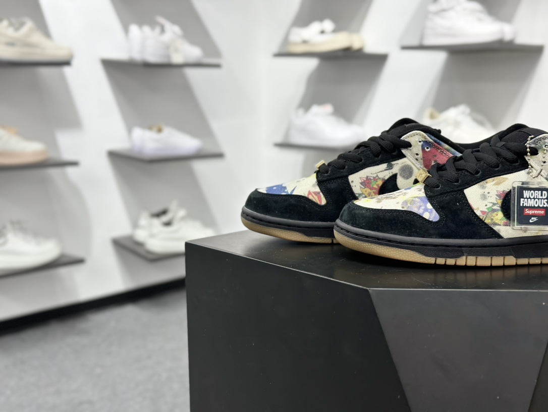 360 纯原 Supreme x NK SB Dunk Low ” Rammellzee ” 黑彩 联名款低帮休闲板鞋  FD8778-001
