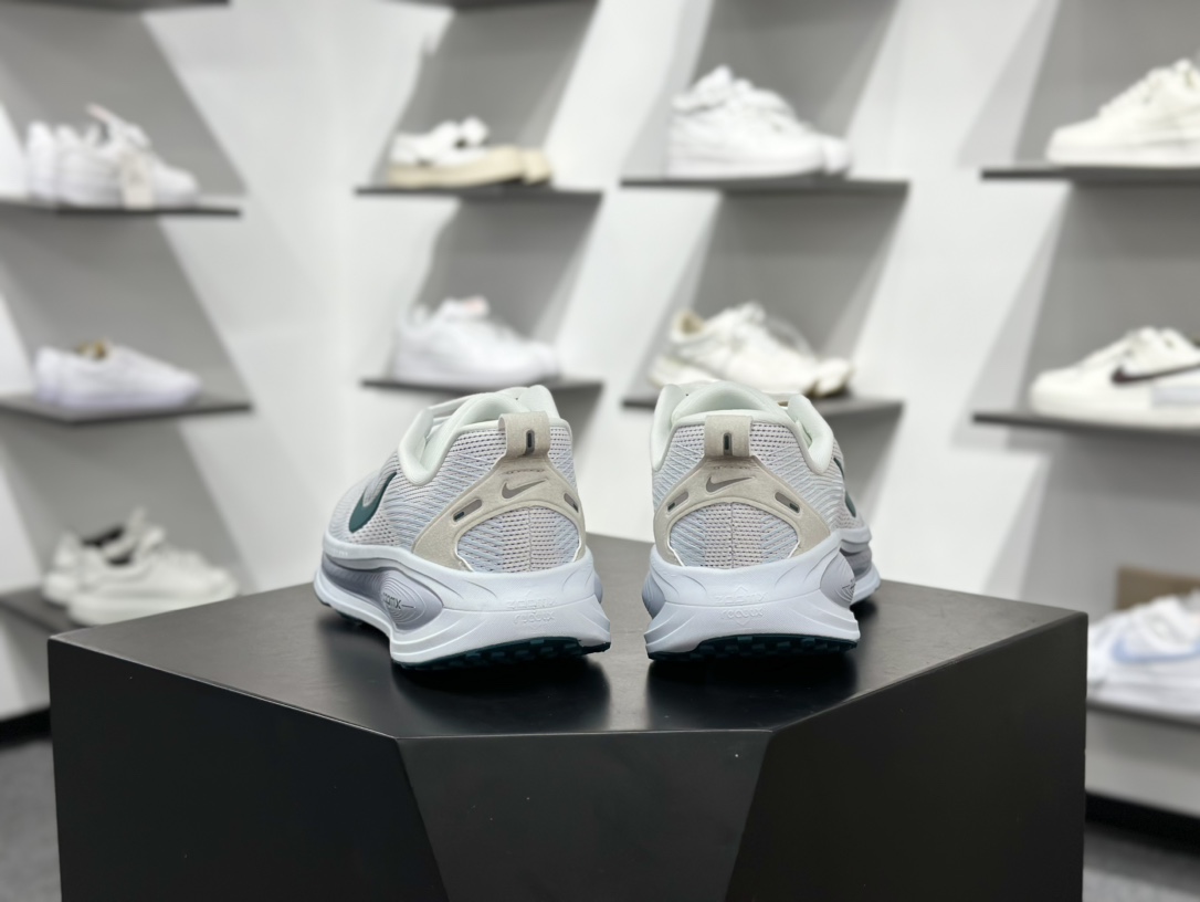 180 耐克Nike Vomero 18 ZoomX”Light Wild Mango”佛莫罗18代系列低帮运动跑步鞋 HM6804-103