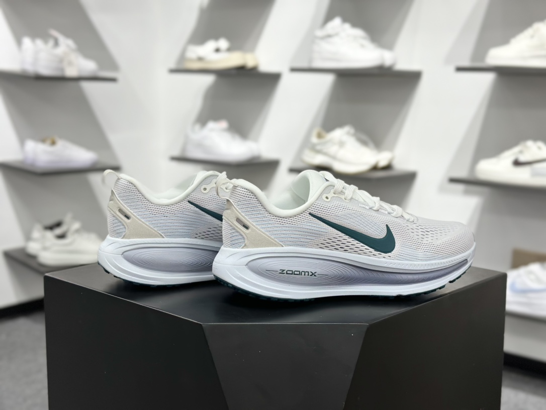 180 耐克Nike Vomero 18 ZoomX”Light Wild Mango”佛莫罗18代系列低帮运动跑步鞋 HM6804-103