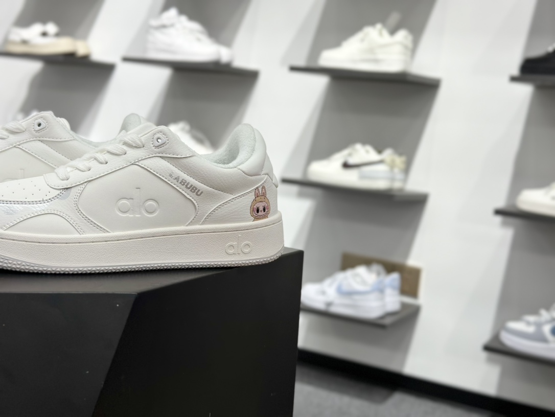 Alo Yoga Recovery Mode Low Sneaker 恢复模式系列低帮复古休闲运动滑板板鞋“皮革全白”