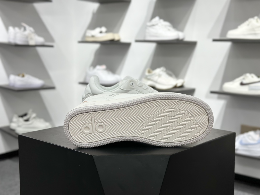 Alo Yoga Recovery Mode Low Sneaker 恢复模式系列低帮复古休闲运动滑板板鞋“皮革全白”