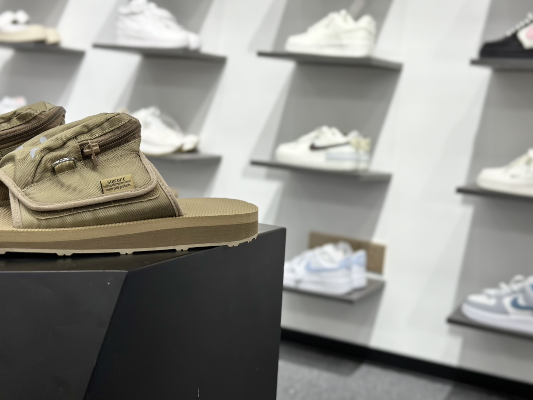 mastermind JAPAN x Suicoke MMJ联名骷髅标志刺绣露趾时尚凉拖