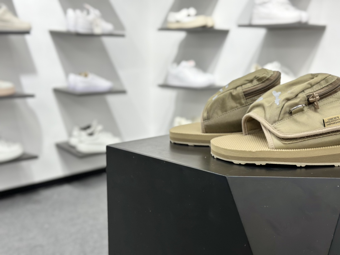 mastermind JAPAN x Suicoke MMJ联名骷髅标志刺绣露趾时尚凉拖