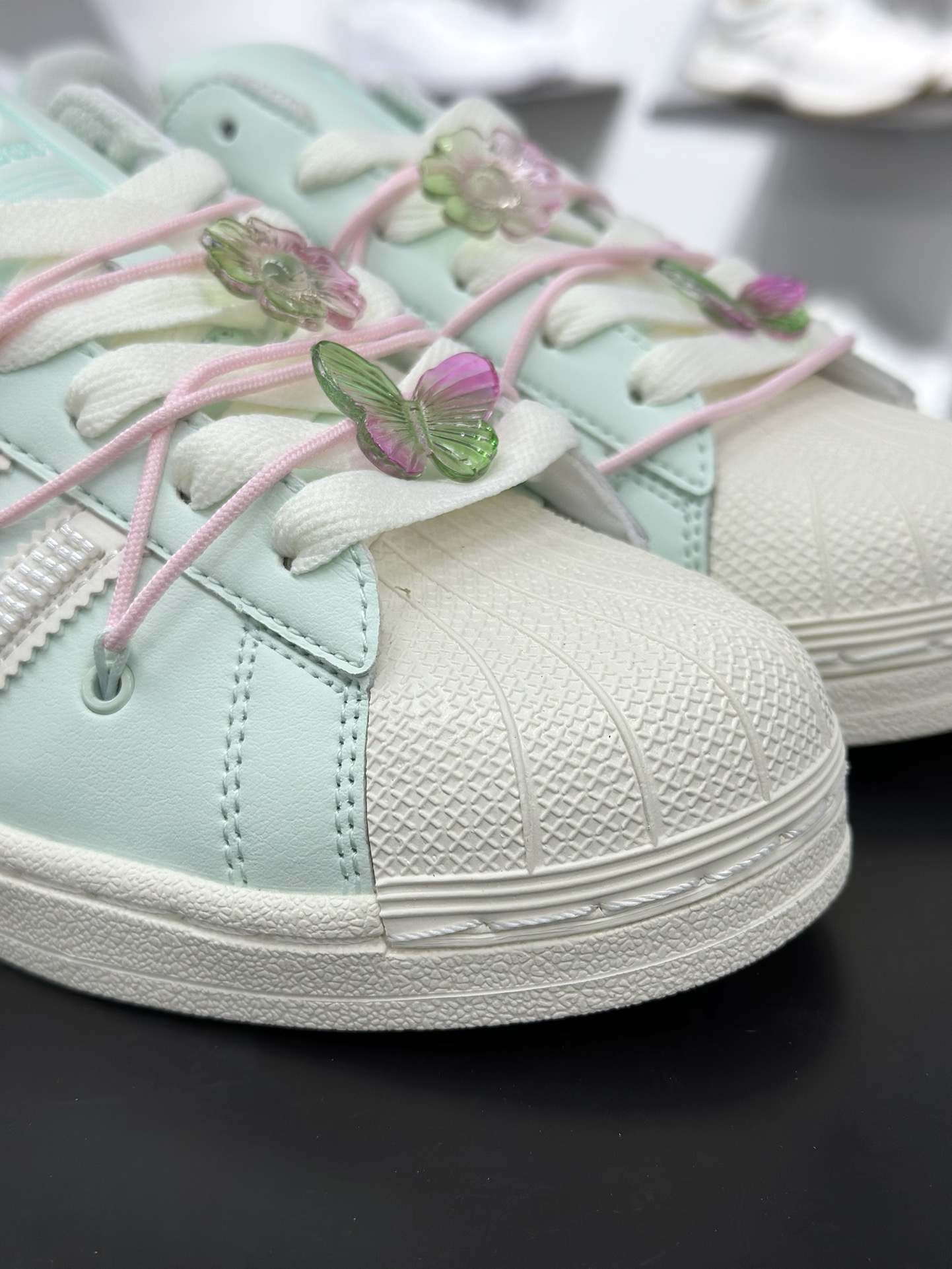 180 AdidOriginals Superstar”Mint Green”经典贝壳头系列低帮百搭休闲运动板鞋“皮革浅薄荷绑绳”JR1333
