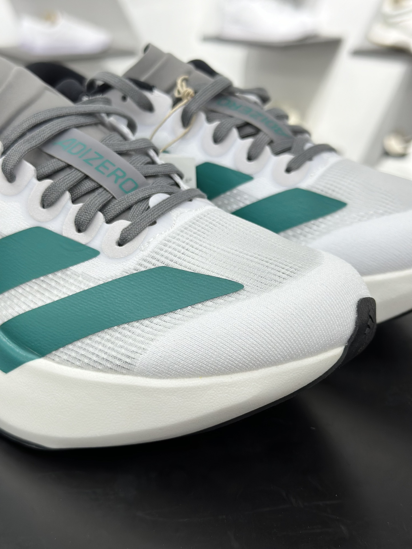 200 AdidAdizero Evo SL 阿迪超轻透气缓震跑鞋  JS4487