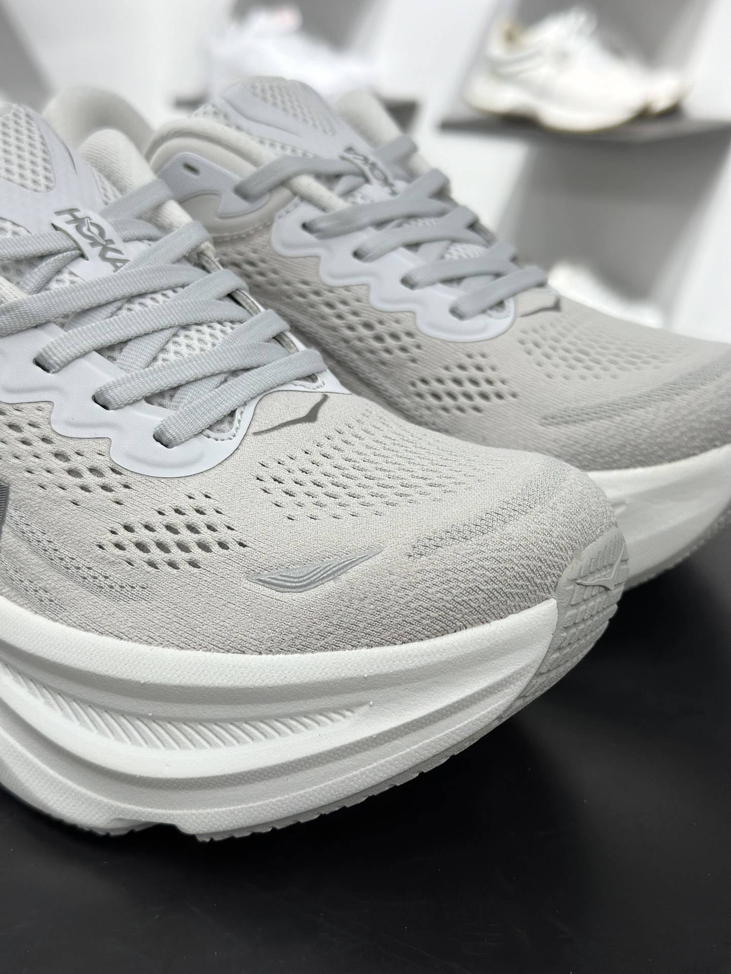 200 HOKA ONE ONE Bondi 9 Low 邦迪9代系列低帮厚底轻量休闲运动慢跑鞋 1162012-Chinese UA Cheap High Quatity Brand Clothes Bags handbags Sneakers wholesale wholesaler seller from China Factory suppliers Fashion Clothing Shoes best Quality Beautiful Price 200 HOKA ONE ONE Bondi 9 Low 邦迪9代系列低帮厚底轻量休闲运动慢跑鞋 1162012