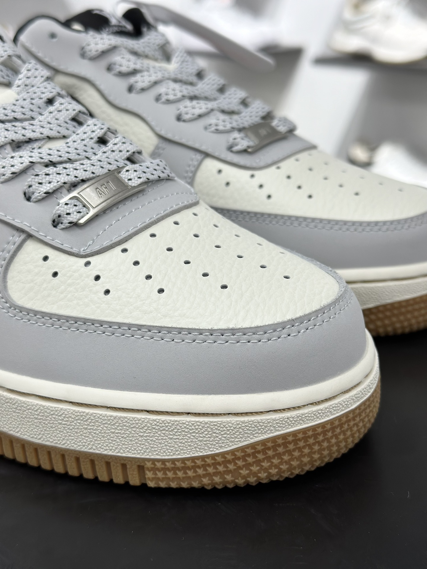 260 Nike Air Force 1 Low 07 x Louis Vuitton 灰白满天星  LW9279-020