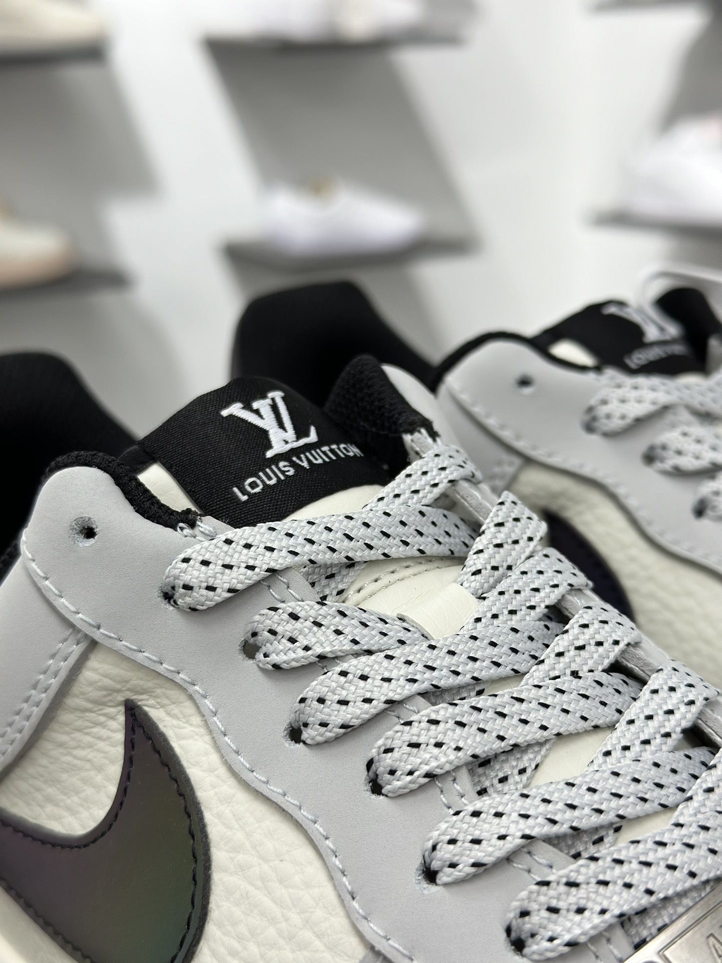 260 Nike Air Force 1 Low 07 x Louis Vuitton 灰白满天星  LW9279-020
