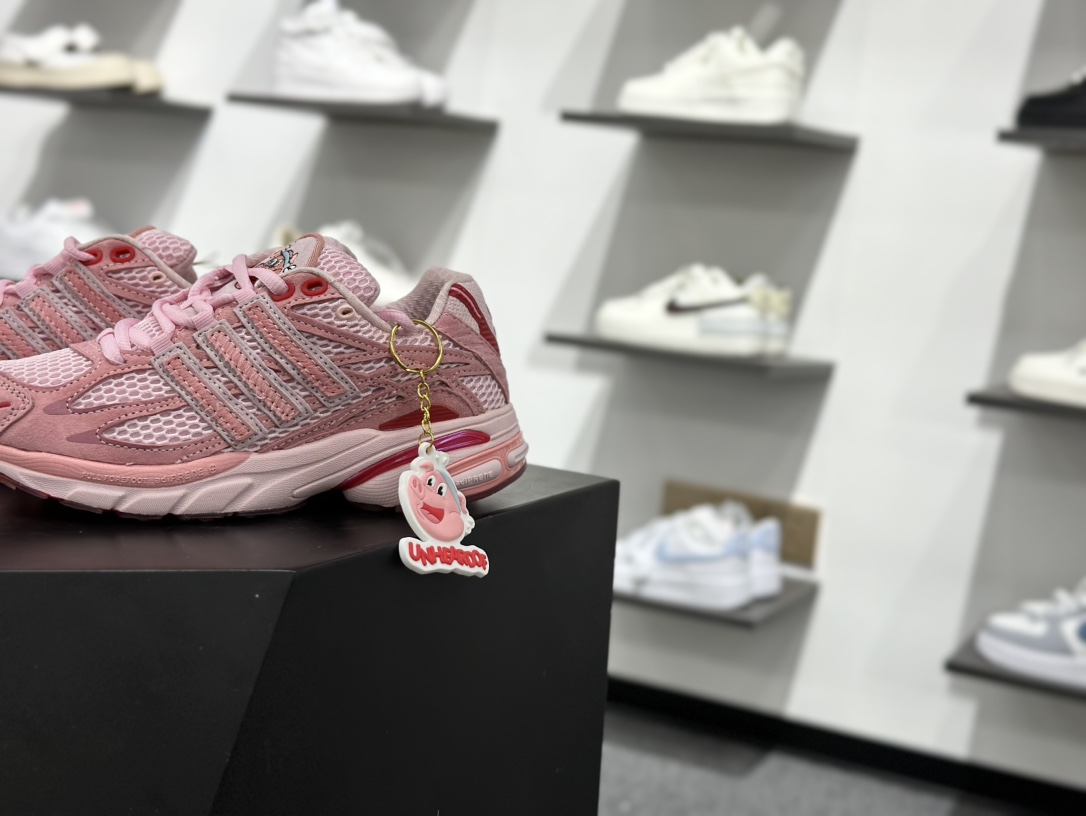 260 Unheardof x adidoriginals Adistar Cushion 3 “Captain Piggy” 粉红色 JS2974