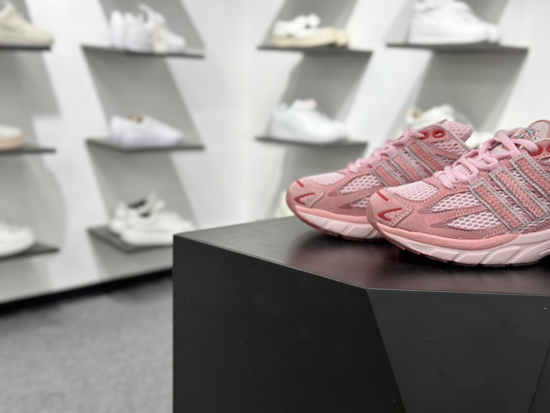 260 Unheardof x adidoriginals Adistar Cushion 3 “Captain Piggy” 粉红色 JS2974