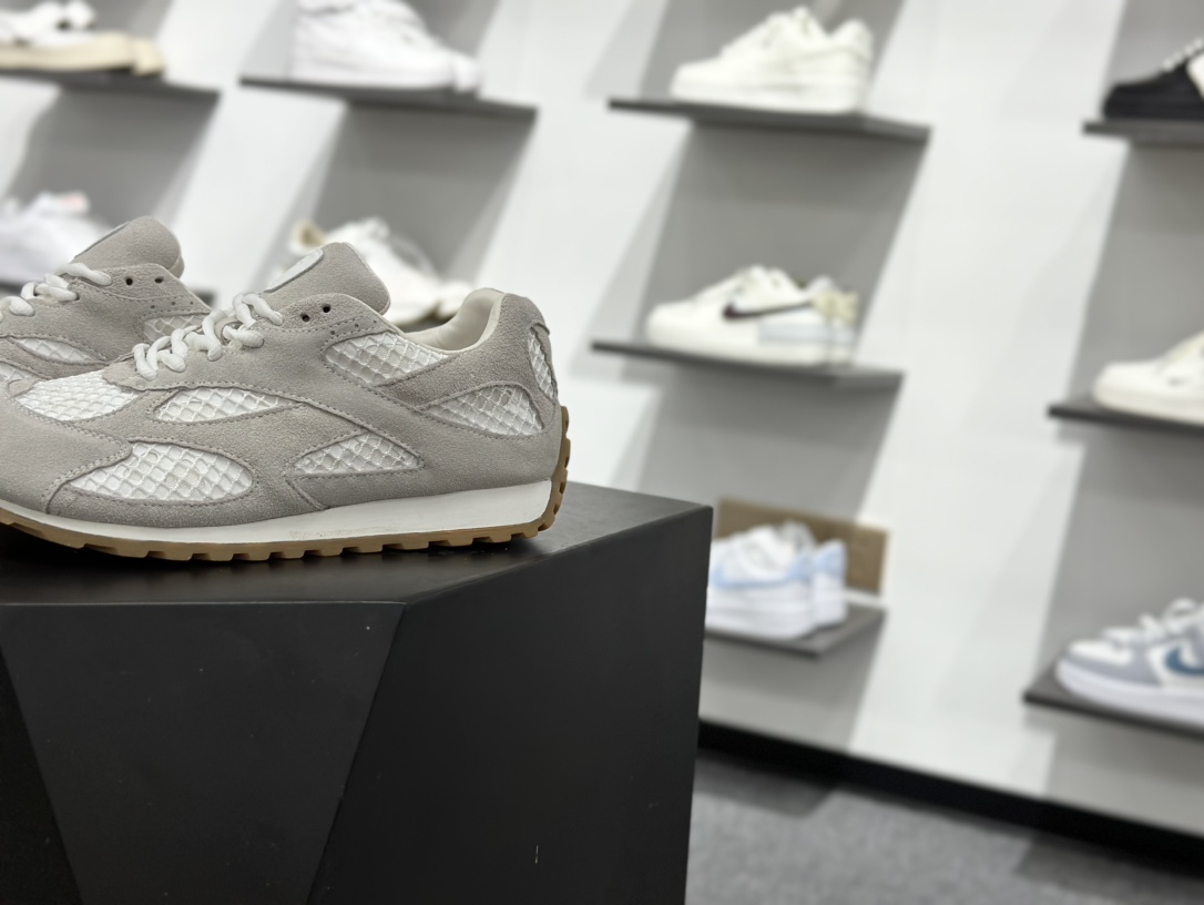 300 宝缇嘉/葆蝶家-Bottega Veneta Orbit Lace-up Low Sneakers 轨道系列系带低帮透气舒适休闲运动鞋 755915V2X40-Chinese UA Cheap High Quatity Brand Clothes Bags handbags Sneakers wholesale wholesaler seller from China Factory suppliers Fashion Clothing Shoes best Quality Beautiful Price 300 宝缇嘉/葆蝶家-Bottega Veneta Orbit Lace-up Low Sneakers 轨道系列系带低帮透气舒适休闲运动鞋 755915V2X40