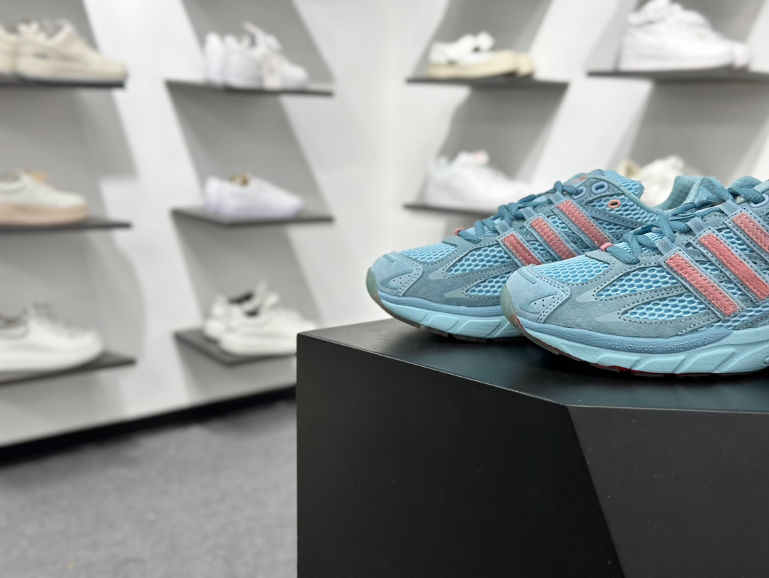 260 UNheardof x adidoriginals Adistar Cushion 3 时尚舒适 复古休闲跑步鞋  JS2973