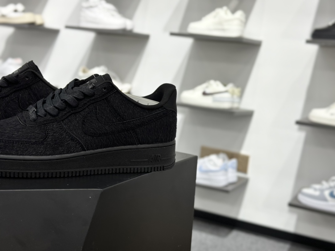 200 Nike Air Force 1 Low 07 纯黑绒毛 II7398-001