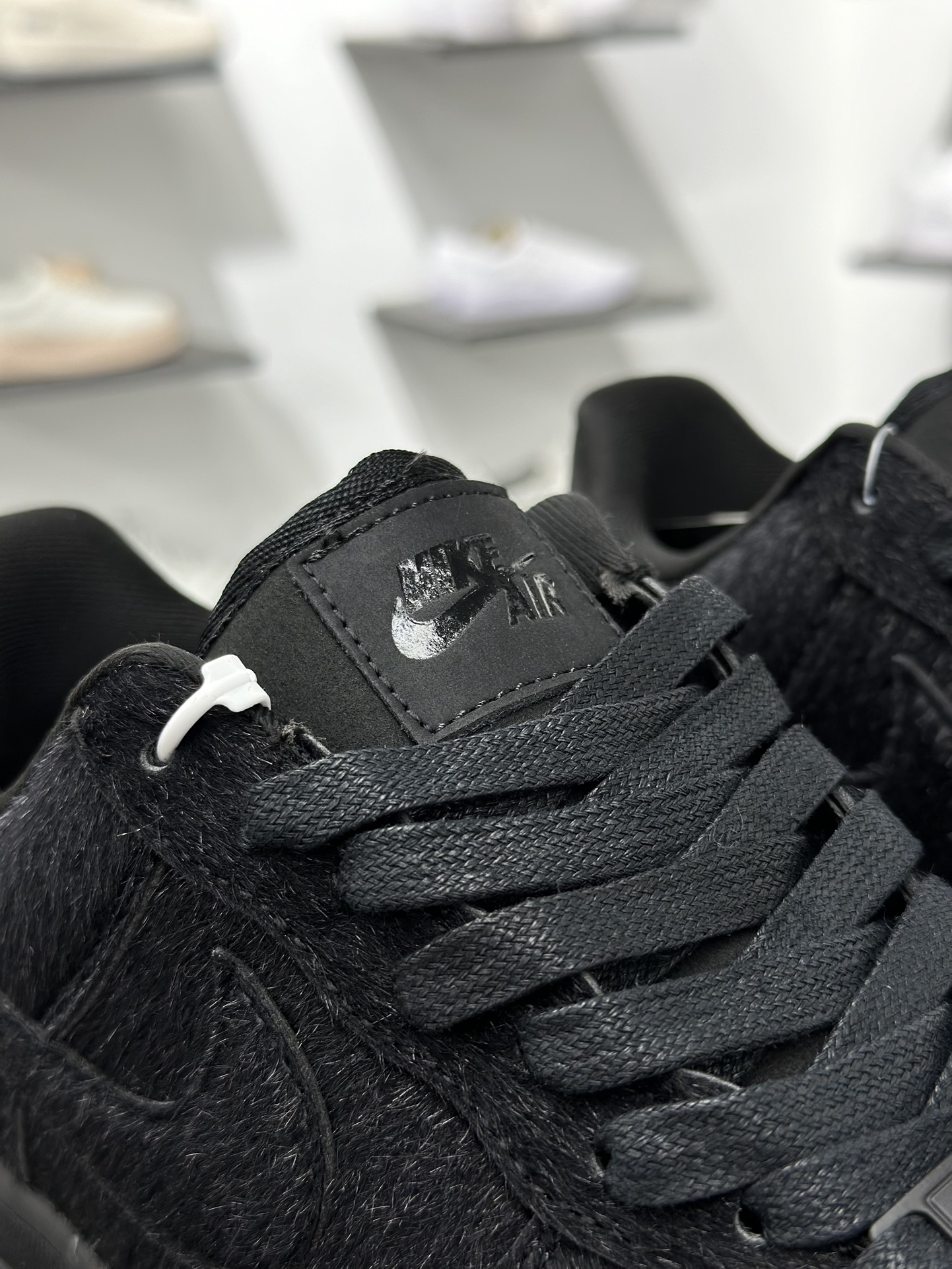 200 Nike Air Force 1 Low 07 纯黑绒毛 II7398-001