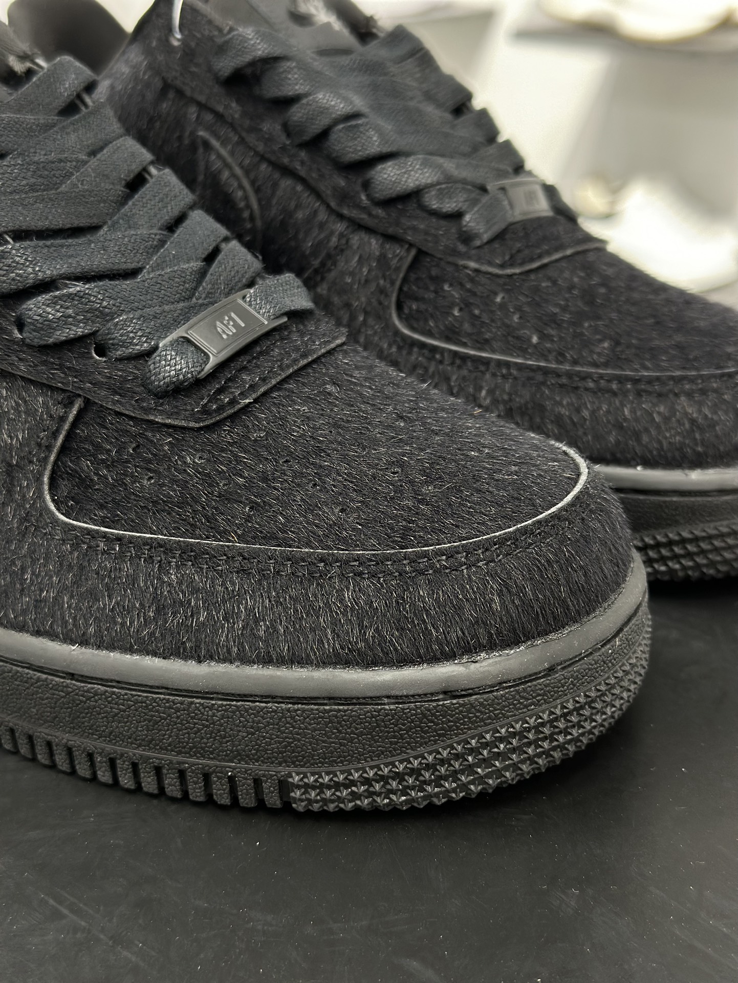 200 Nike Air Force 1 Low 07 纯黑绒毛 II7398-001