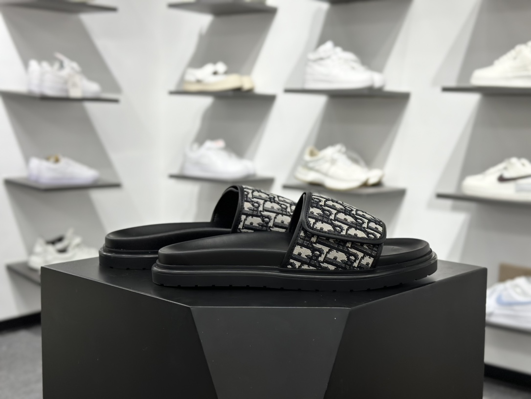 240 Dior迪奥 最新款H-Town 系列 Oblique 厚底 拖鞋 凉鞋 广东纯原出品 这款 Dior H-Town 凉鞋致敬运动风格经典标识-Chinese UA Cheap High Quatity Brand Clothes Bags handbags Sneakers wholesale wholesaler seller from China Factory suppliers Fashion Clothing Shoes best Quality Beautiful Price 240 Dior迪奥 最新款H-Town 系列 Oblique 厚底 拖鞋 凉鞋 广东纯原出品 这款 Dior H-Town 凉鞋致敬运动风格经典标识