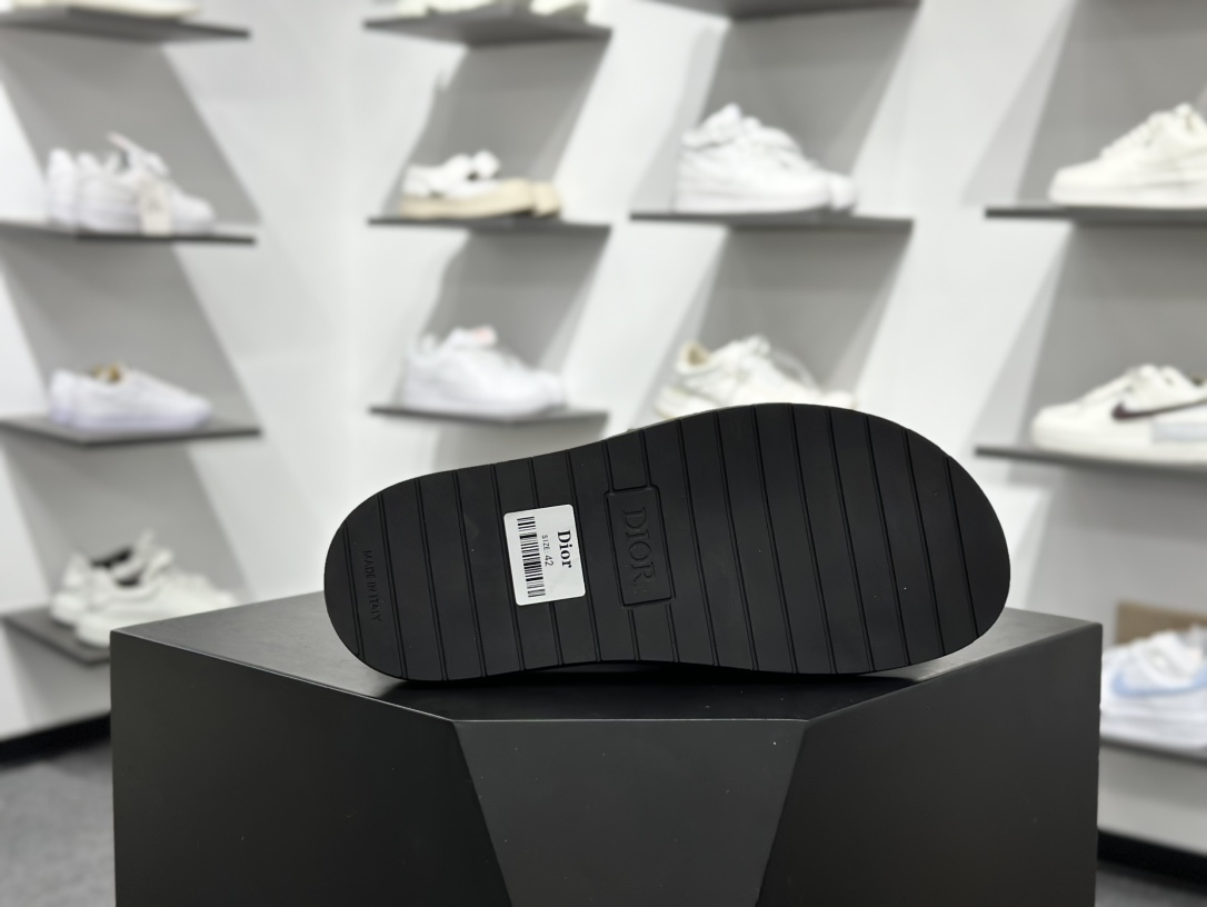 240 Dior迪奥 最新款H-Town 系列 Oblique 厚底 拖鞋 凉鞋 广东纯原出品 这款 Dior H-Town 凉鞋致敬运动风格经典标识-Chinese UA Cheap High Quatity Brand Clothes Bags handbags Sneakers wholesale wholesaler seller from China Factory suppliers Fashion Clothing Shoes best Quality Beautiful Price 240 Dior迪奥 最新款H-Town 系列 Oblique 厚底 拖鞋 凉鞋 广东纯原出品 这款 Dior H-Town 凉鞋致敬运动风格经典标识