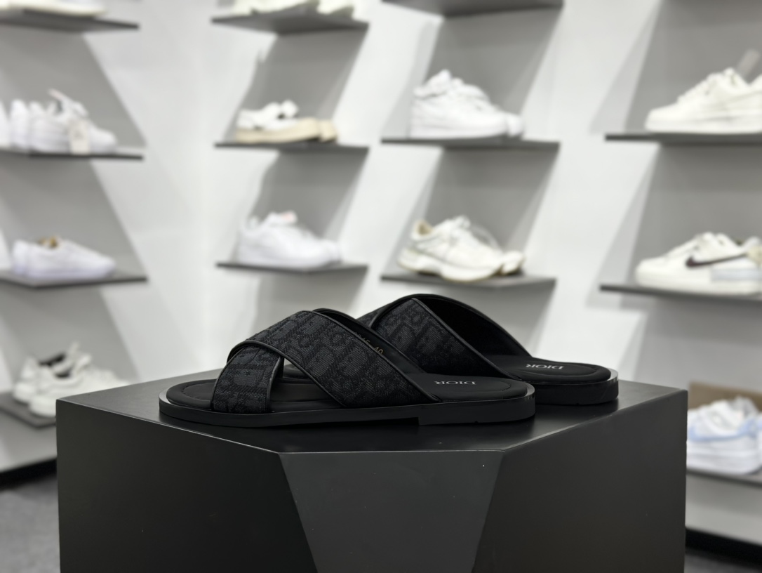 240 迪奥/Dior AliSandals Canvas”Oblique”阿利亚系列复古休闲运动穿搭凉拖鞋-Chinese UA Cheap High Quatity Brand Clothes Bags handbags Sneakers wholesale wholesaler seller from China Factory suppliers Fashion Clothing Shoes best Quality Beautiful Price 240 迪奥/Dior AliSandals Canvas”Oblique”阿利亚系列复古休闲运动穿搭凉拖鞋