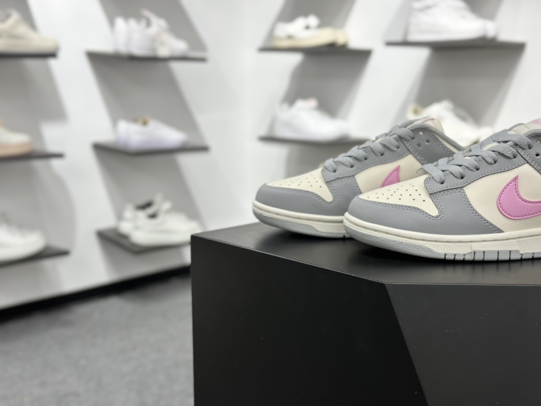 200 NIKE SB Dunk Low  DD1873-002