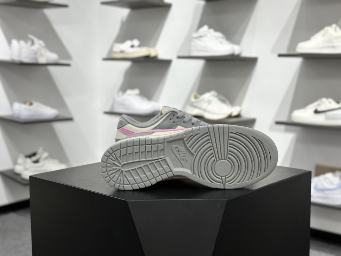 200 NIKE SB Dunk Low  DD1873-002