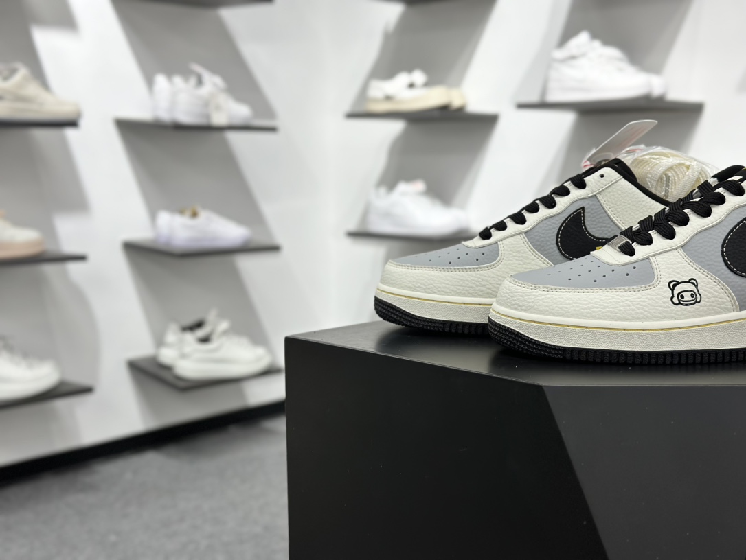 260 Nike Air Force 1 Low 泡泡玛特联名 SC0601-564