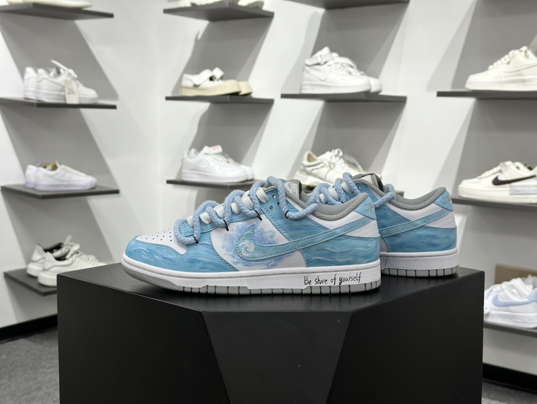 Nike Dunk Low 月下碧波行 天蓝色此款以淡雅湖水蓝为基调 HF5441-105