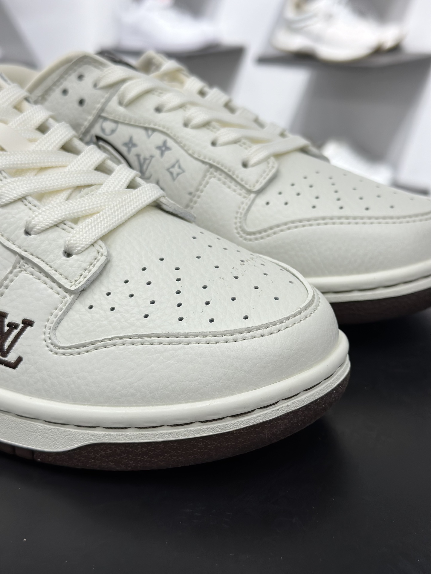 Nike SB Dunk Low 三方联名 白咖啡 高端定制 低帮休闲板鞋  SC0601-456
