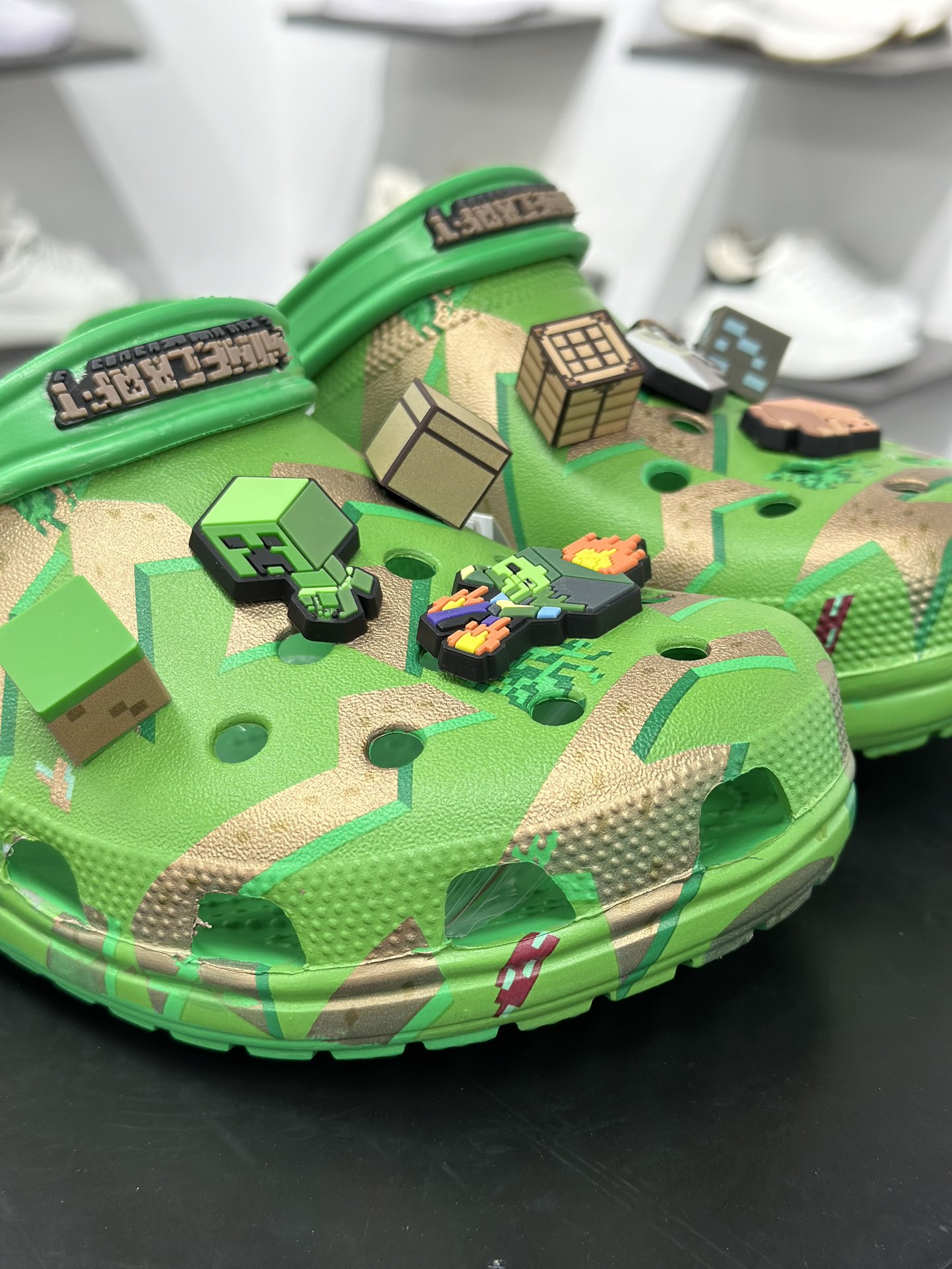 Crocs卡骆驰 Classic clog 全幅印花 洞洞鞋 经典一脚蹬包头洞洞鞋