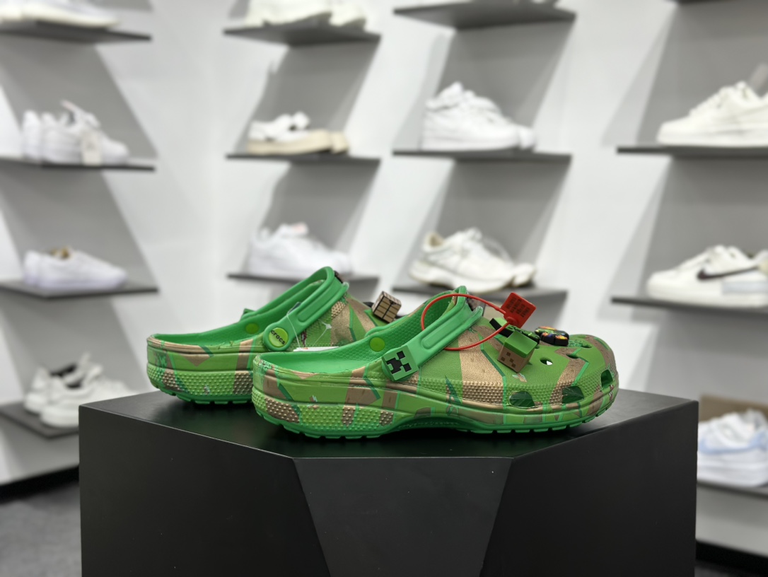 Crocs卡骆驰 Classic clog 全幅印花 洞洞鞋 经典一脚蹬包头洞洞鞋