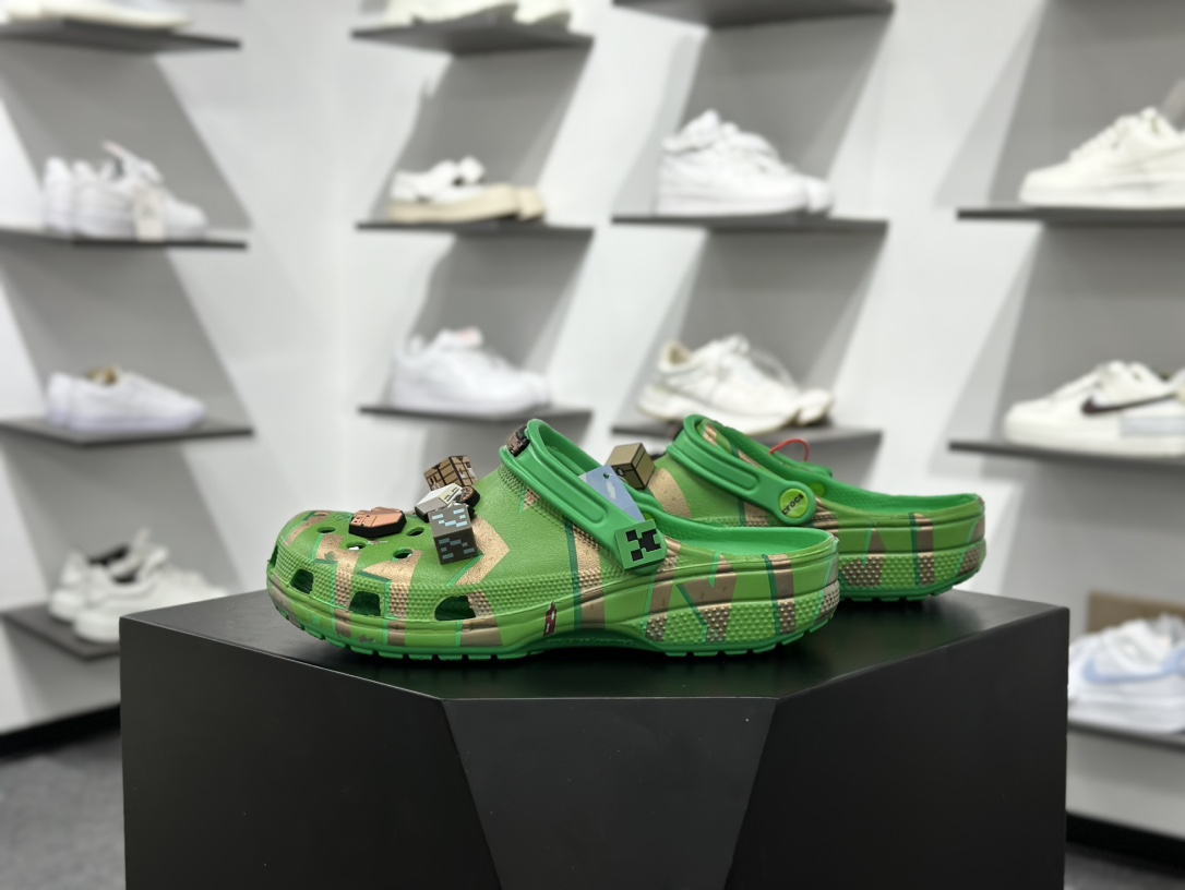 Crocs卡骆驰 Classic clog 全幅印花 洞洞鞋 经典一脚蹬包头洞洞鞋