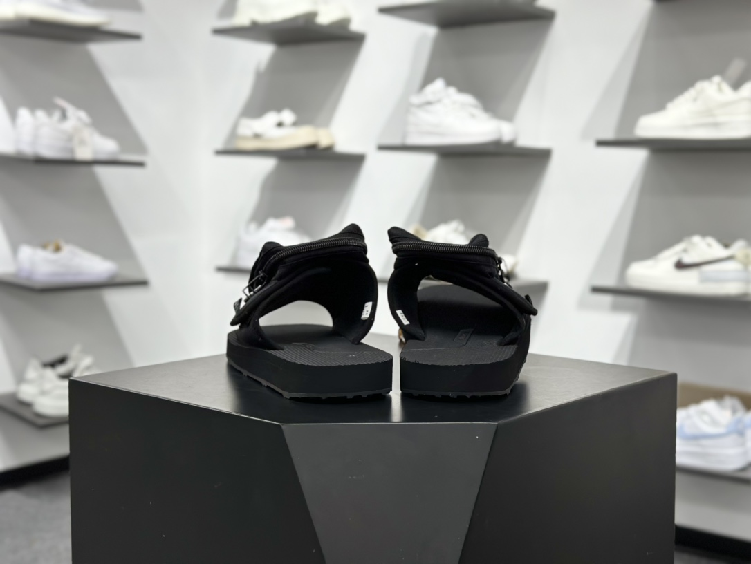 mastermind JAPAN x Suicoke MMJ联名骷髅标志刺绣露趾时尚凉拖