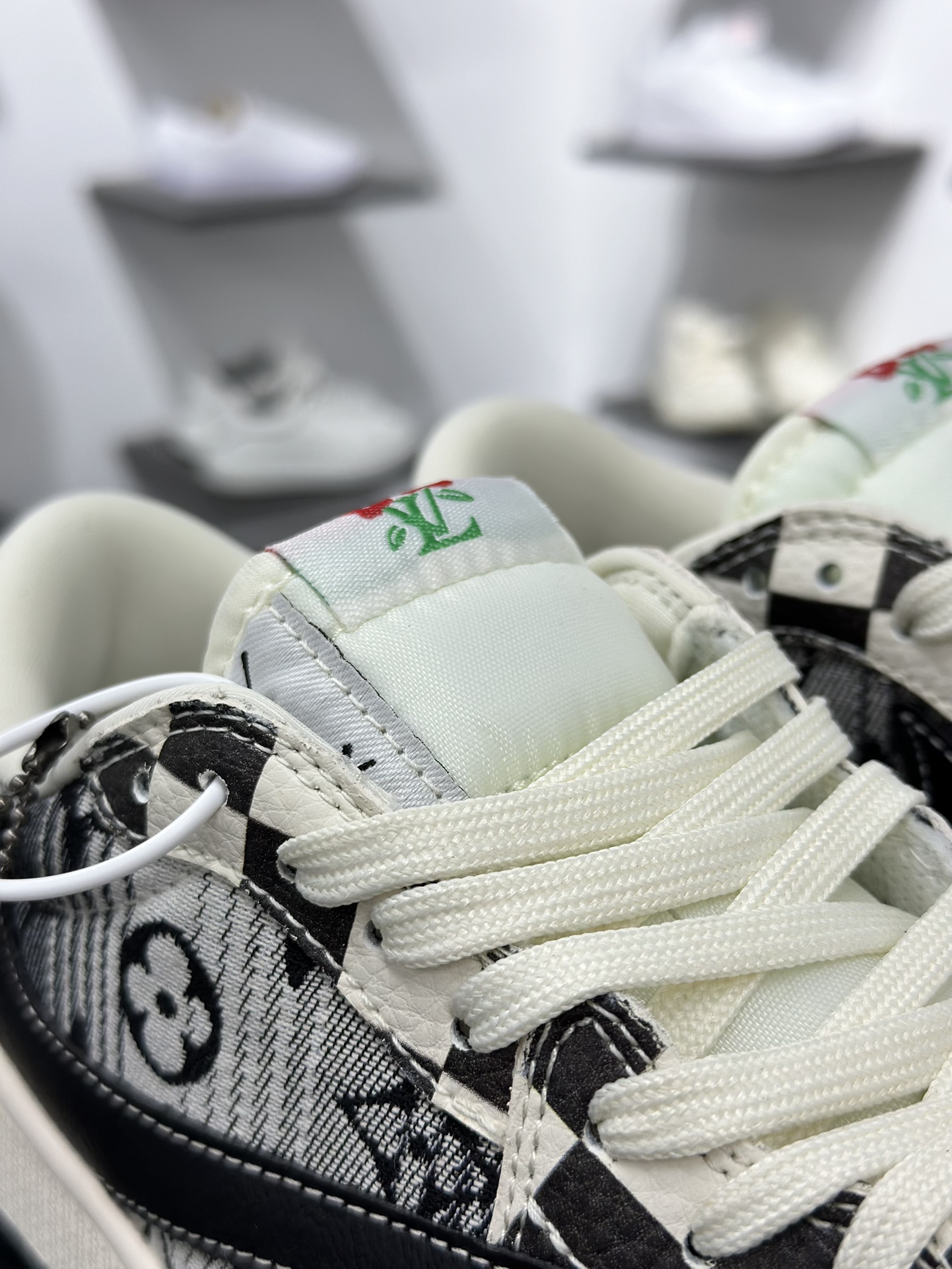 Fragment x Travis Scott x LV Air Jordan 1 Low 三方联名倒钩  LD2028-047