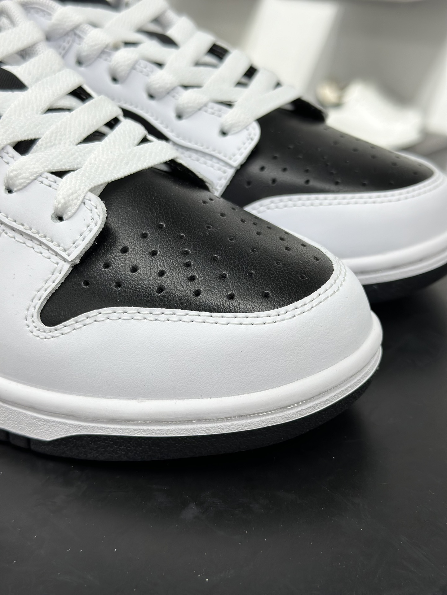 200 NIKE SB Dunk Low 反转熊猫2.0 白黑色 IB4620-141-Chinese UA Cheap High Quatity Brand Clothes Bags handbags Sneakers wholesale wholesaler seller from China Factory suppliers Fashion Clothing Shoes best Quality Beautiful Price 200 NIKE SB Dunk Low 反转熊猫2.0 白黑色 IB4620-141