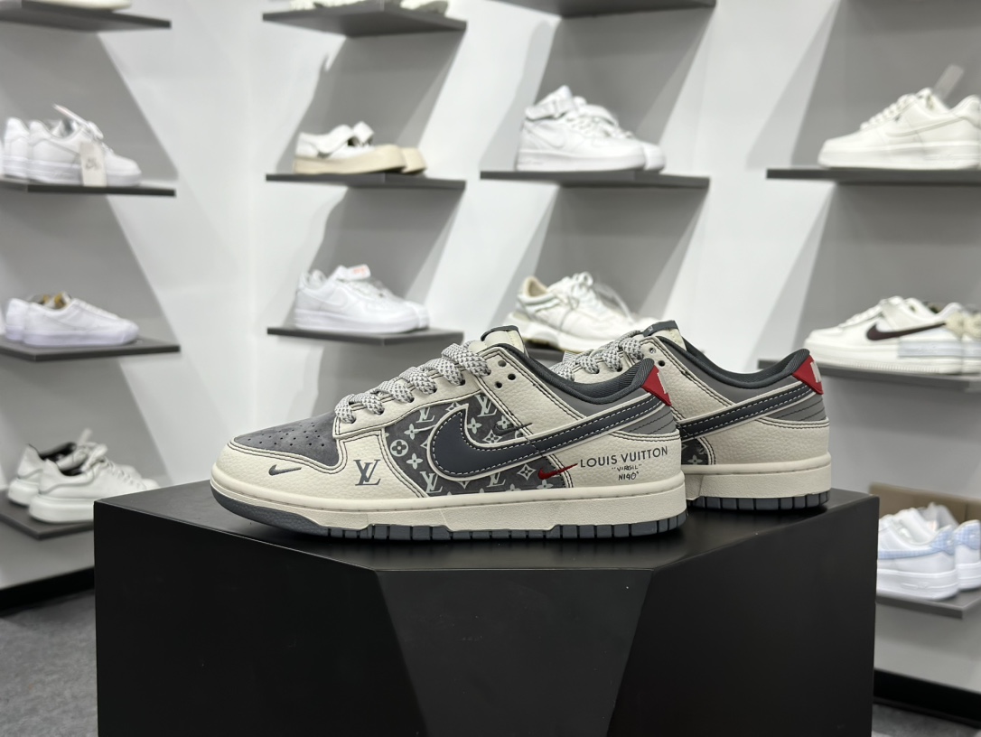 280 Nike SB Dunk Low 巴黎世家联名  YX5066-367