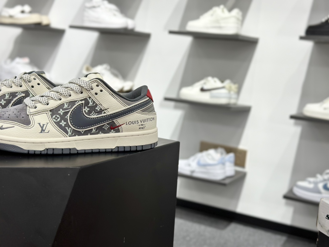 280 Nike SB Dunk Low 巴黎世家联名  YX5066-367