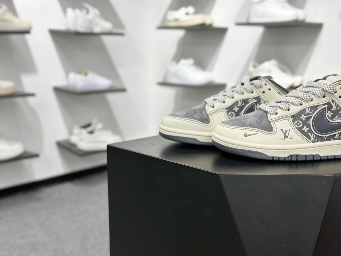 280 Nike SB Dunk Low 巴黎世家联名  YX5066-367