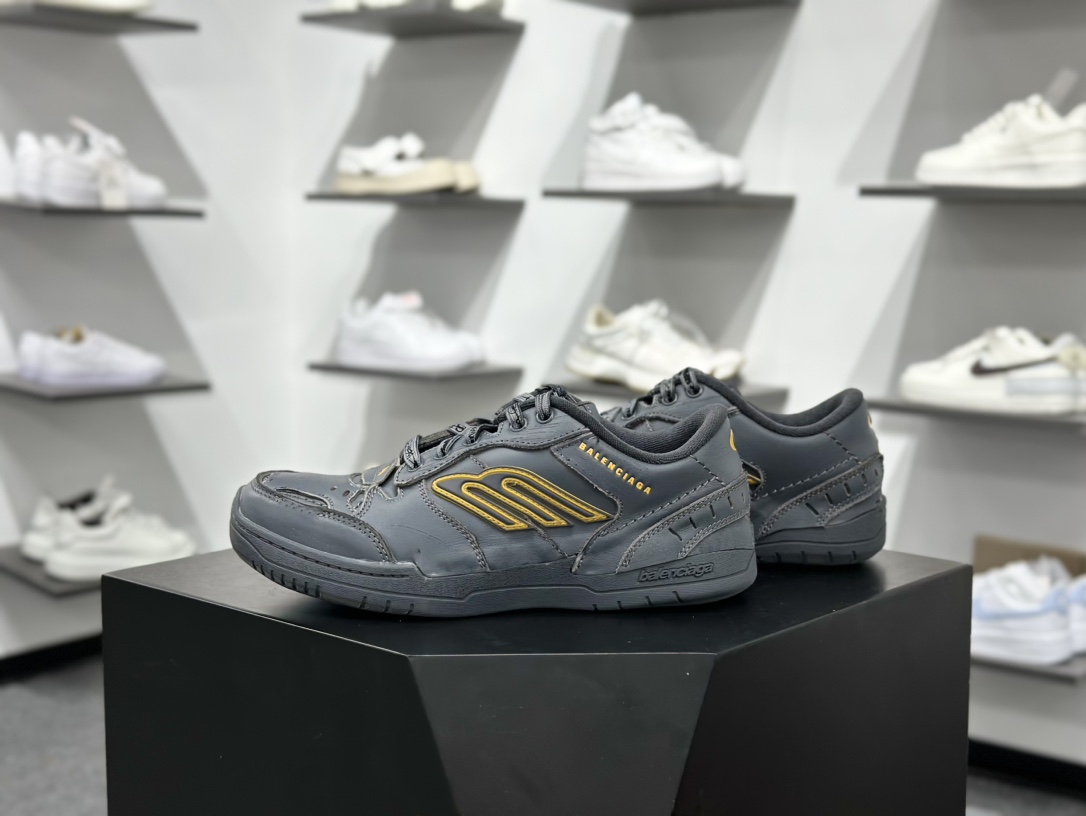 460 巴黎世家Balenciaga Hamptons Worn-Out Low Top Sneakers 汉普顿斯系列低帮运动鞋“皮革全黑白LOGO” 841765 WCURB 1180