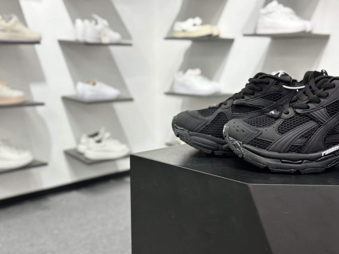 480 巴黎世家BALENCIAGA Runner Sneaker”Dark Grey/Black/Silver”2.0慢跑鞋 772767 W3RBT 1000