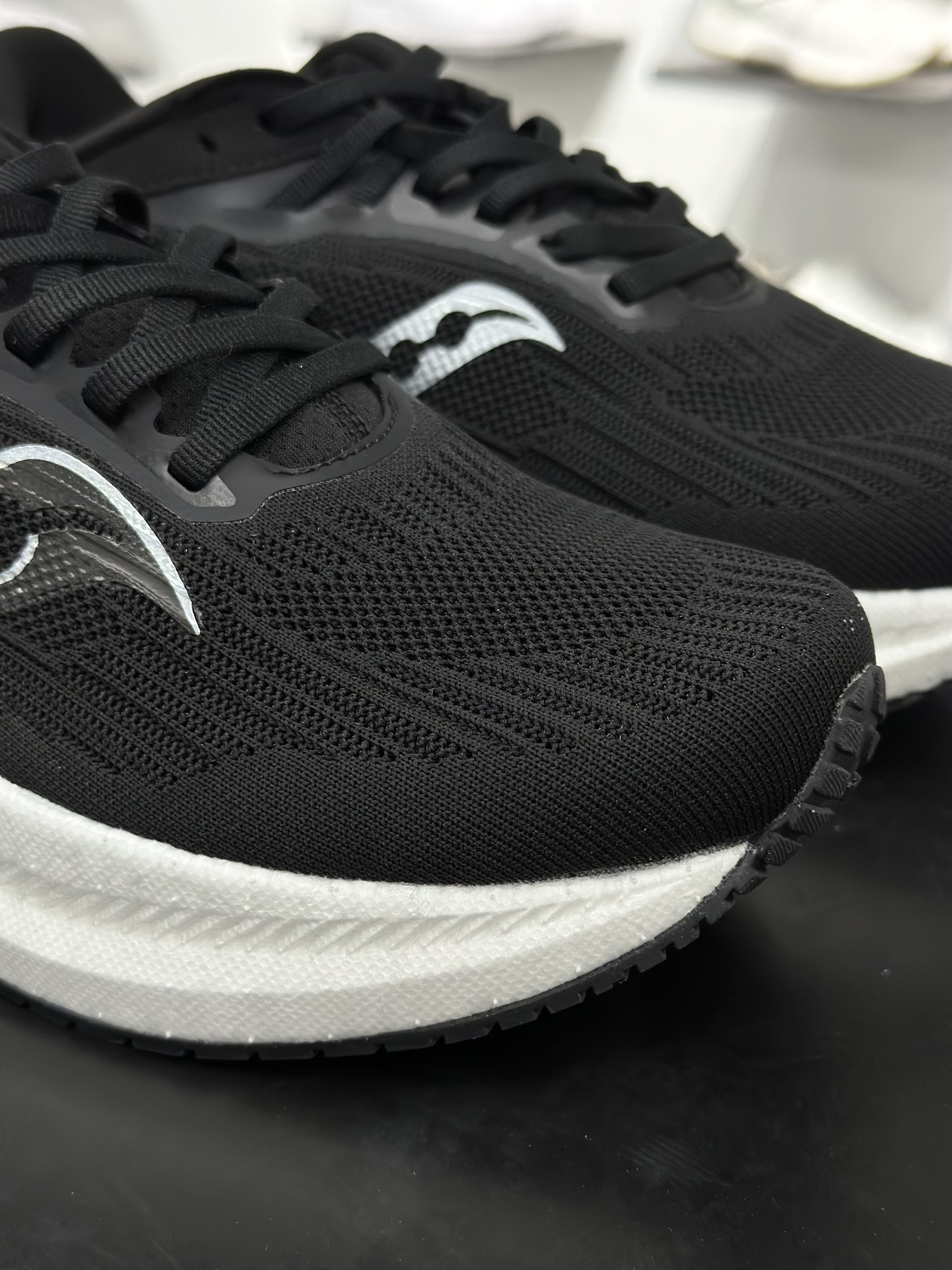 180 Saucony Triumph 21 索康尼旗舰级缓震型跑鞋 S20881