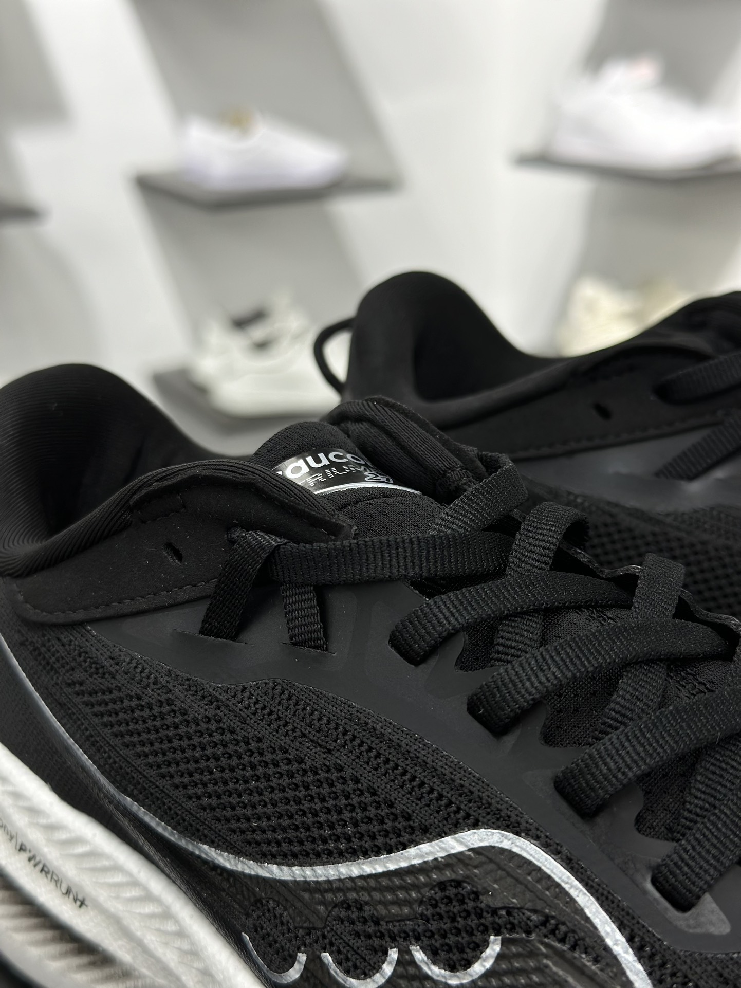 180 Saucony Triumph 21 索康尼旗舰级缓震型跑鞋 S20881