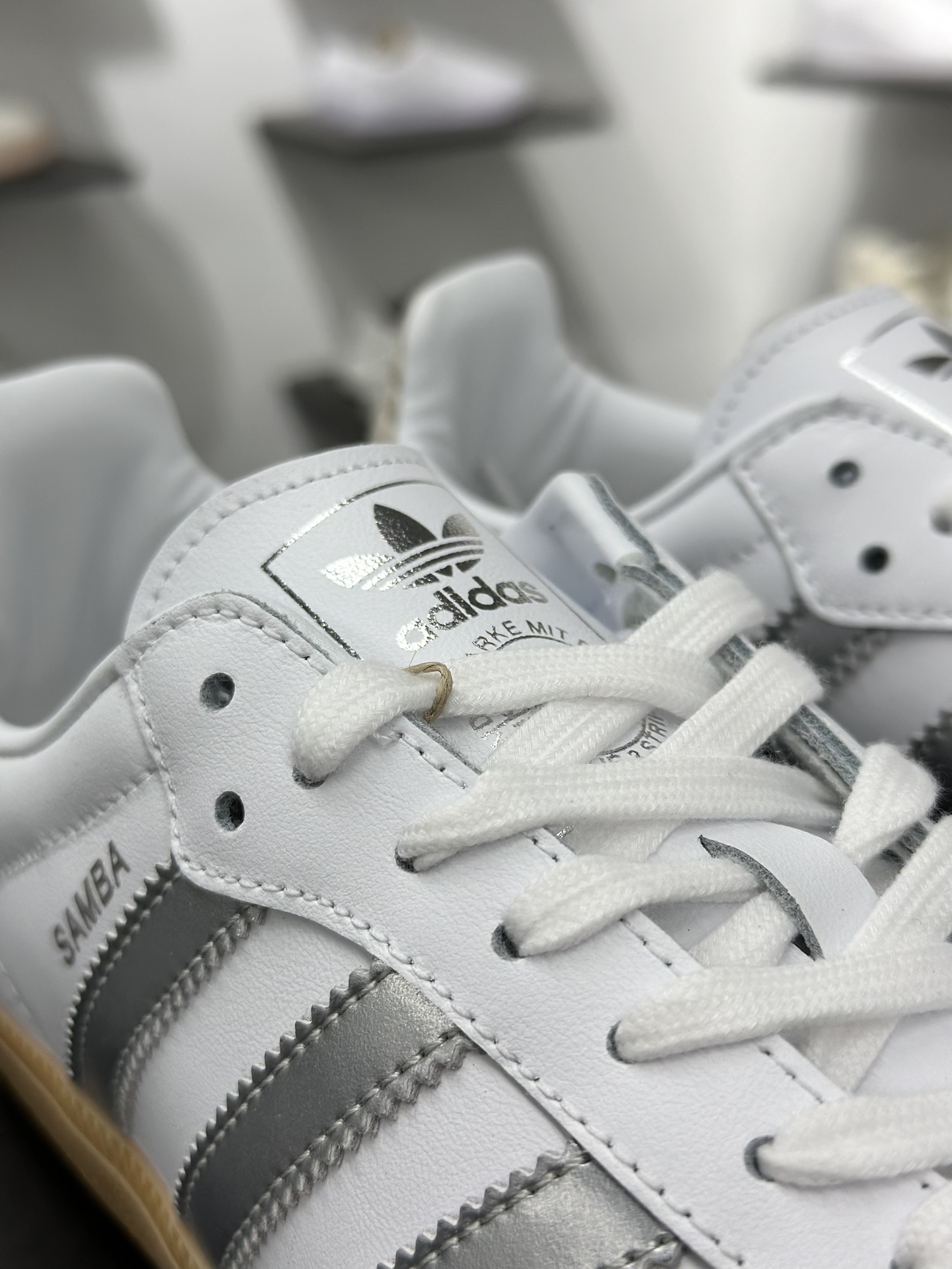 160 Originals Samba OG 白银 桑巴训练鞋  JI2725