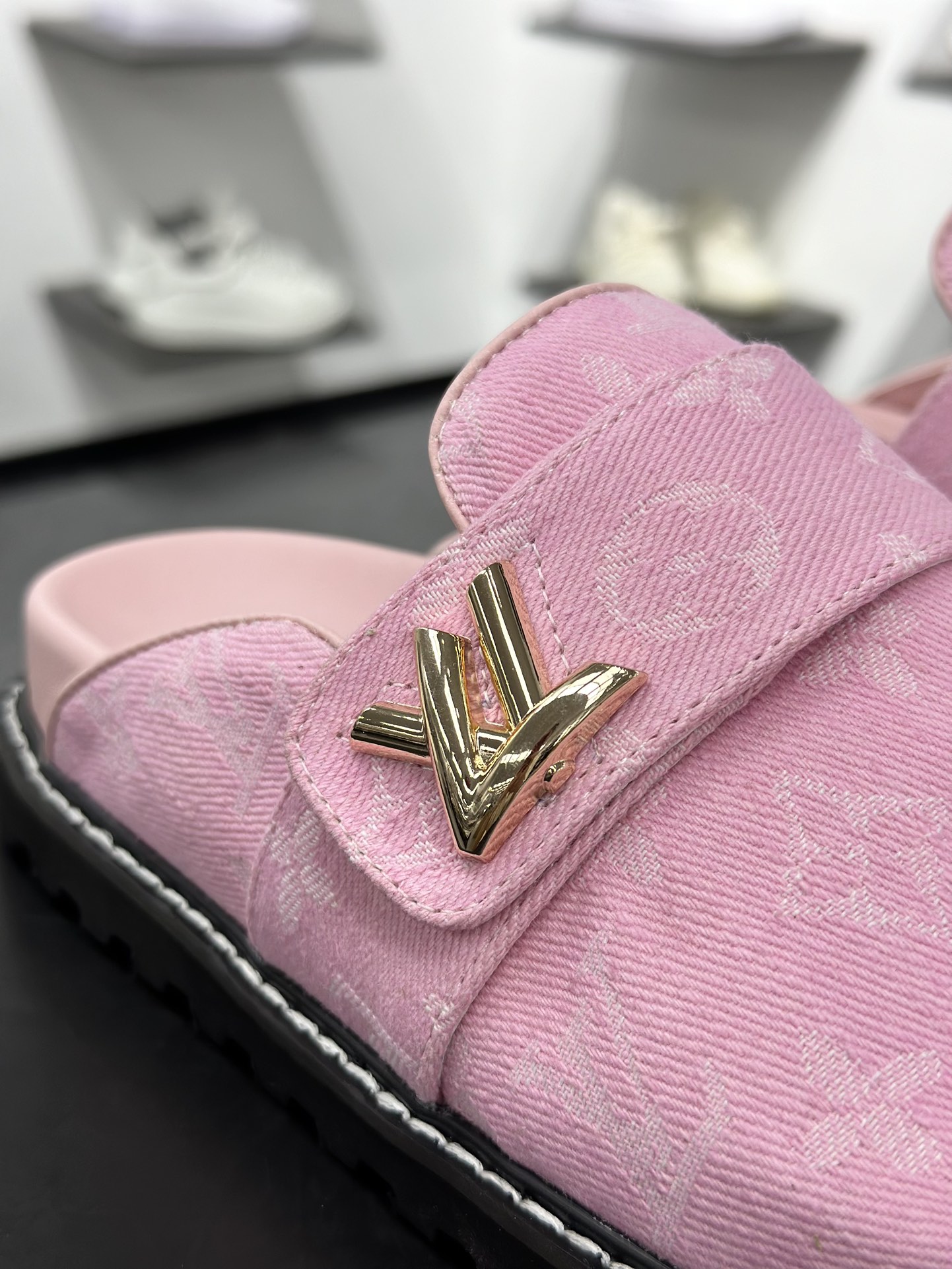 240 LV半包拖鞋 LOUIS VUITTON Cosy comfort 牛仔布 平底圆头 穆勒鞋子
