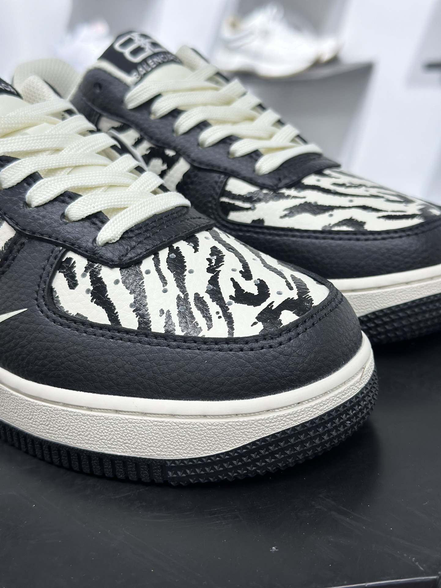 260 Nike Air Force 1 Low 巴黎世家联名 HJ3318-004-Chinese UA Cheap High Quatity Brand Clothes Bags handbags Sneakers wholesale wholesaler seller from China Factory suppliers Fashion Clothing Shoes best Quality Beautiful Price 260 Nike Air Force 1 Low 巴黎世家联名 HJ3318-004